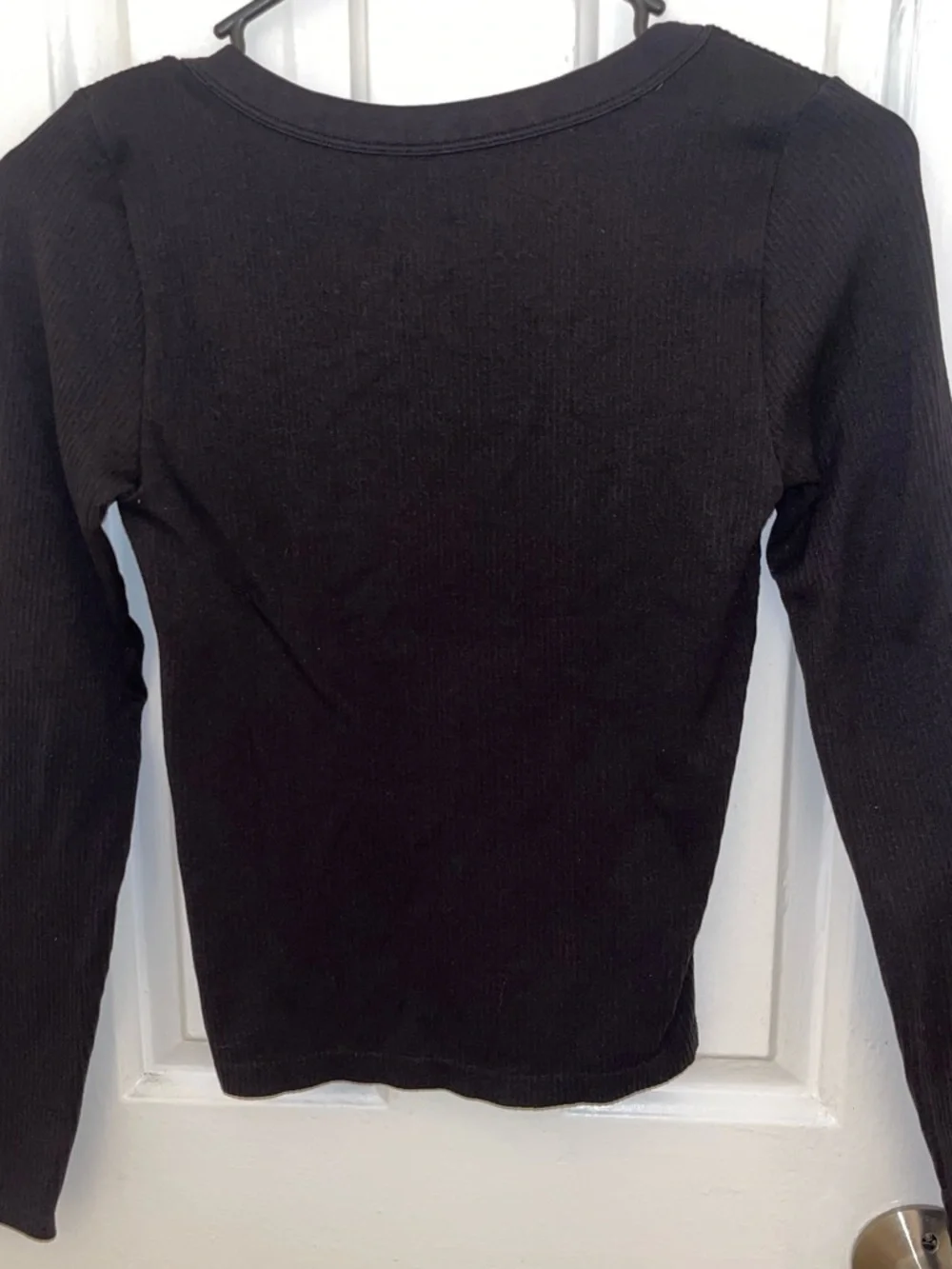 No Boundaries Black Ribbed V-Neck Long Sleeve Top